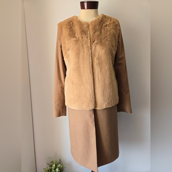 TREASURE & BOND × SOMETHING NAVY coveted Tan Faux Fur Women's Coat. Small - Picture 2 of 14